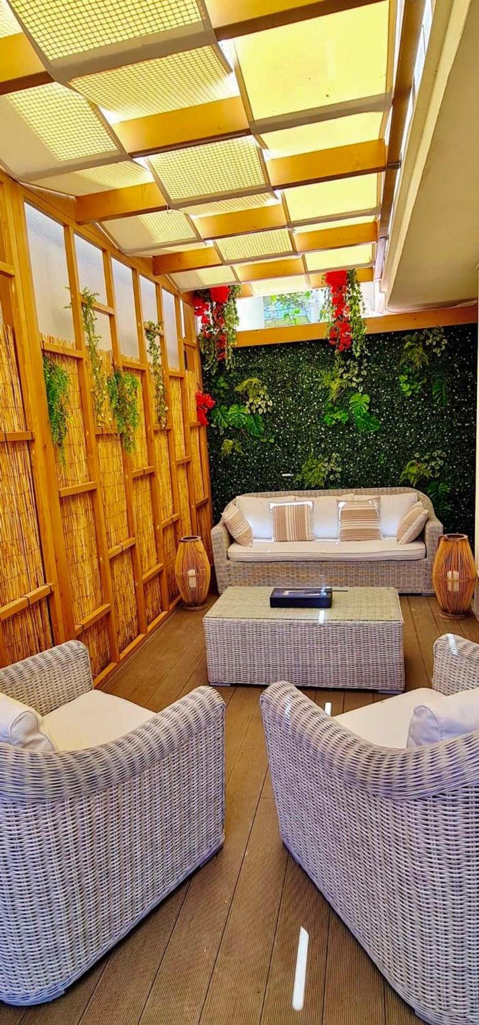Appartement Oasis Urban Apartment- Brand New, Private Patio & 3 Bedrooms *