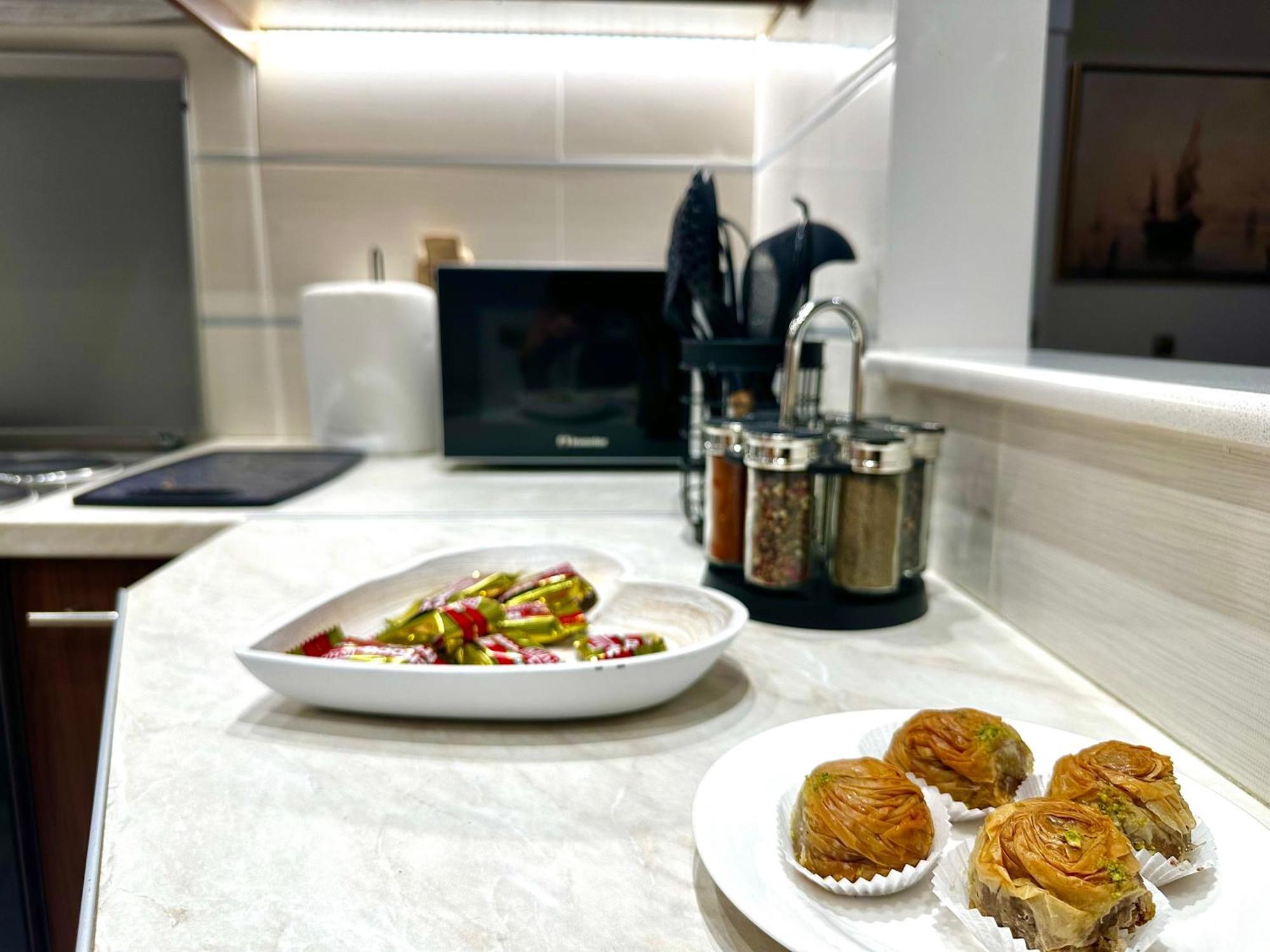 Oasis Urban Apartment- Brand New, Private Patio & 3 Bedrooms Héraklion