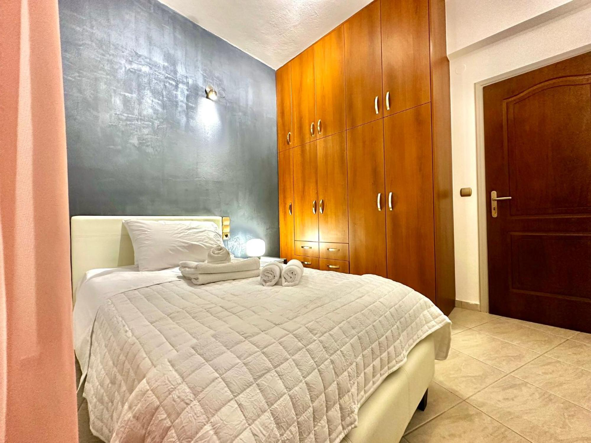 Oasis Urban Apartment- Brand New, Private Patio & 3 Bedrooms Appartement *