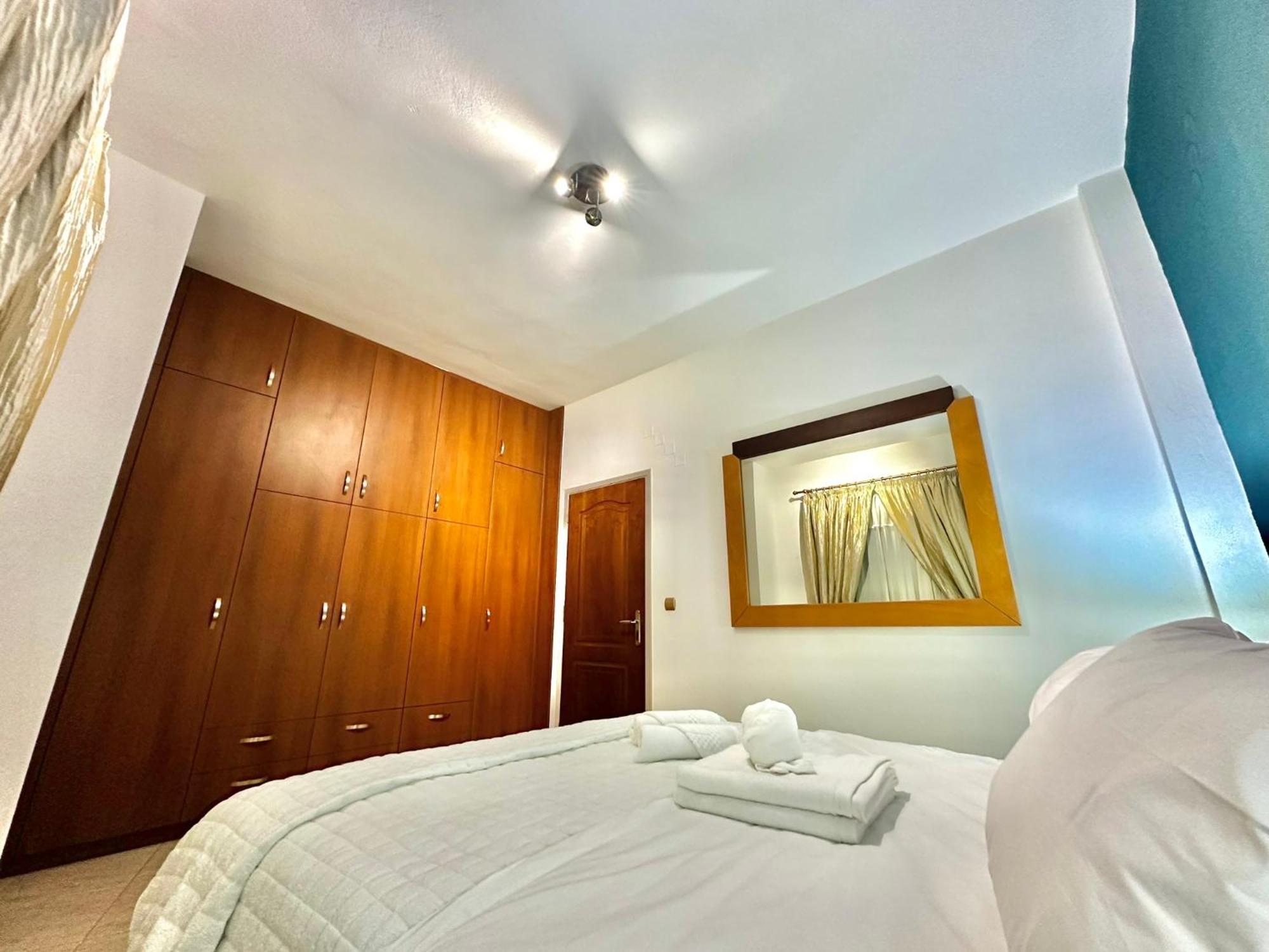 Oasis Urban Apartment- Brand New, Private Patio & 3 Bedrooms Appartement *