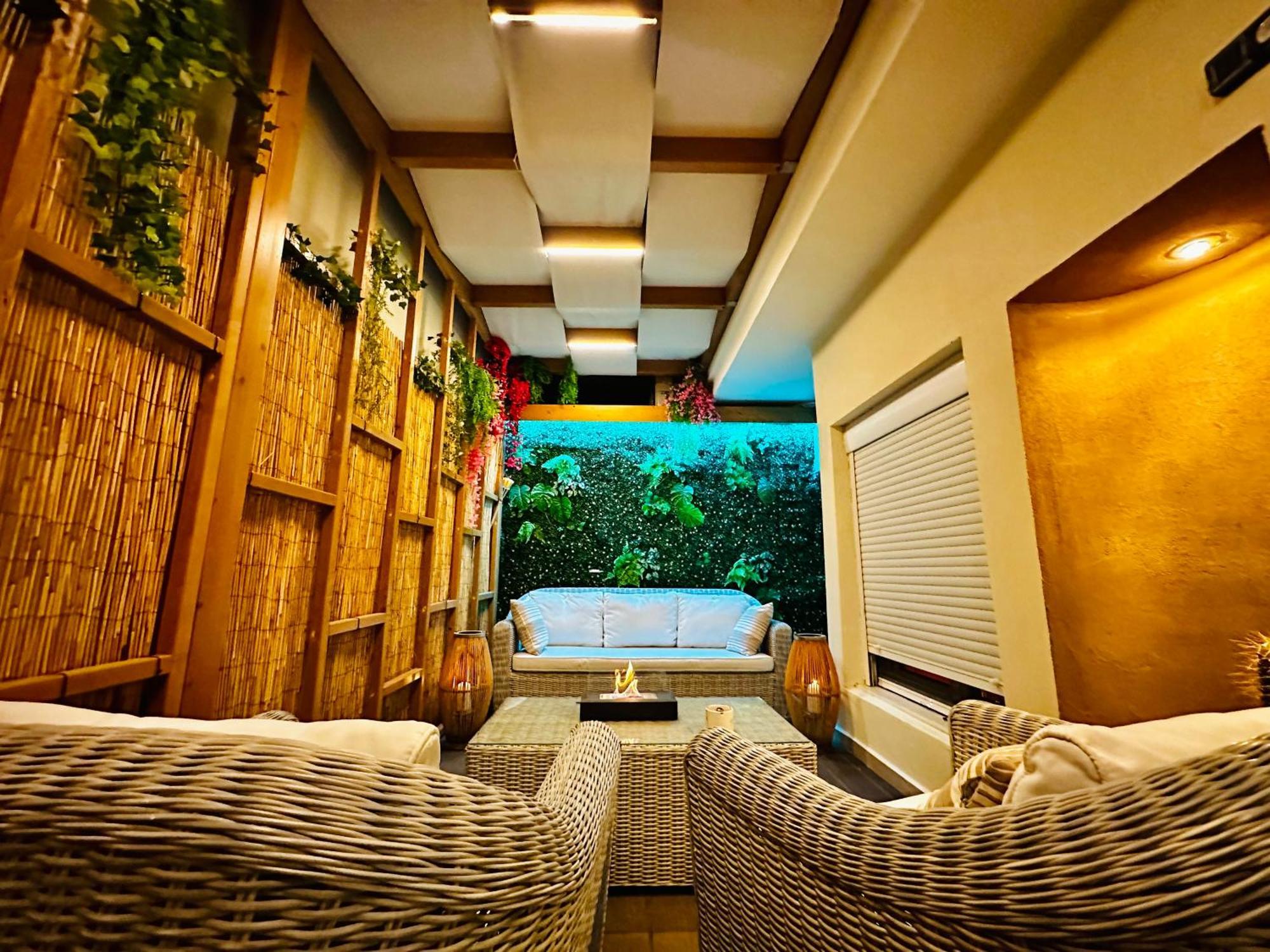 Appartement Oasis Urban Apartment- Brand New, Private Patio & 3 Bedrooms *