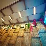 Oasis Urban Apartment- Brand New, Private Patio & 3 Bedrooms