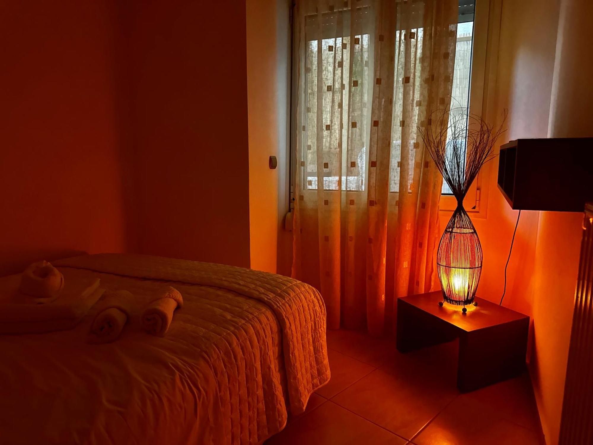 Oasis Urban Apartment- Brand New, Private Patio & 3 Bedrooms * Iraklio